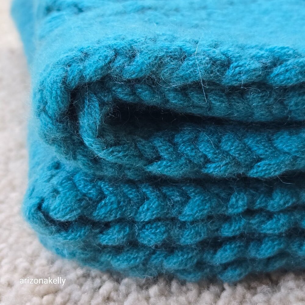 NWT Cashmere Knit Scarf Teal Blue Green Adrienne Vittadini Chunky Pointelle - Picture 9 of 9
